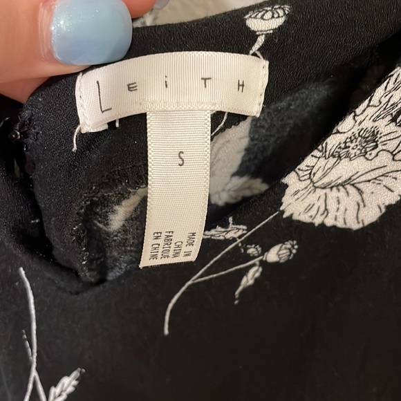 Unique Black Backless Dress! - Picture 5 of 6